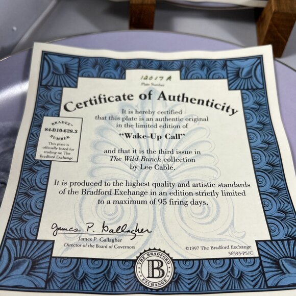 Plates 9-12 - Bradford Exchange Arctic Wolf Collector Plates With Certificates - Picture 9 of 10